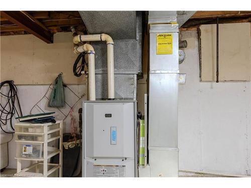 6539 Jupiter Boulevard, Niagara Falls, ON - Indoor Photo Showing Basement