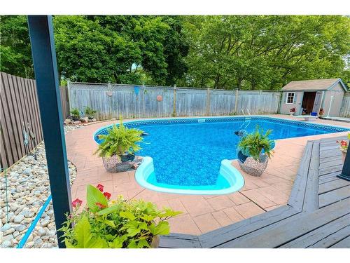 6539 Jupiter Boulevard, Niagara Falls, ON - Outdoor With In Ground Pool With Backyard