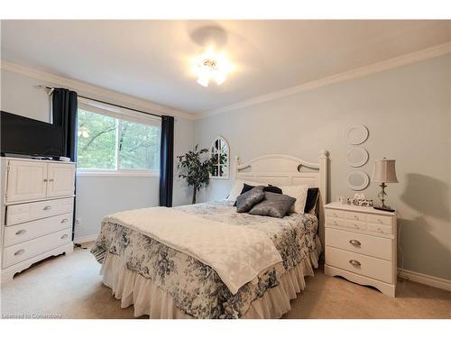 6539 Jupiter Boulevard, Niagara Falls, ON - Indoor Photo Showing Bedroom