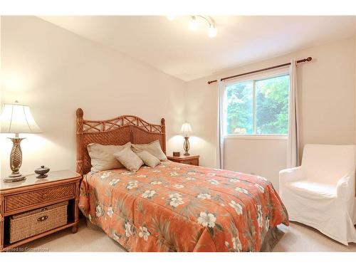 6539 Jupiter Boulevard, Niagara Falls, ON - Indoor Photo Showing Bedroom