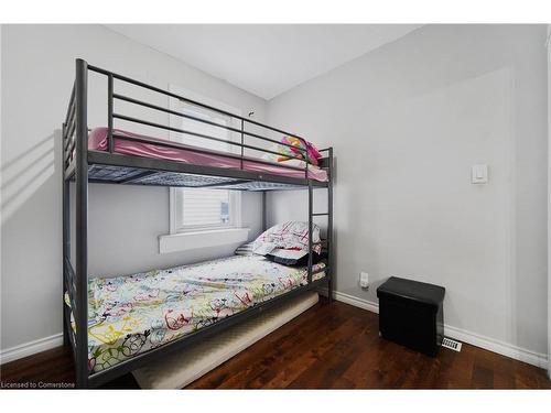 51 Robins Avenue, Hamilton, ON - Indoor Photo Showing Bedroom