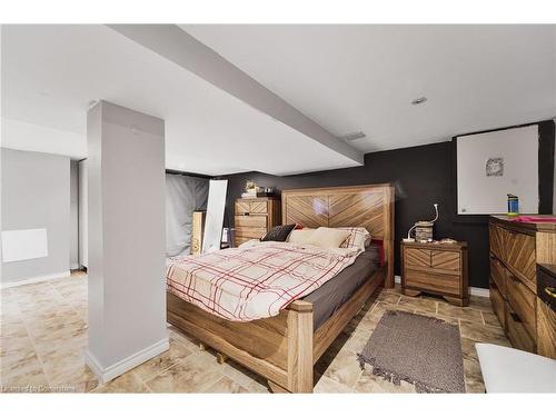 51 Robins Avenue, Hamilton, ON - Indoor Photo Showing Bedroom