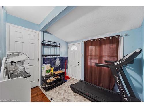 51 Robins Avenue, Hamilton, ON - Indoor Photo Showing Other Room