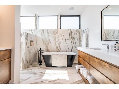 97 Overdale Avenue, Waterdown, ON - Indoor Photo Showing Bathroom