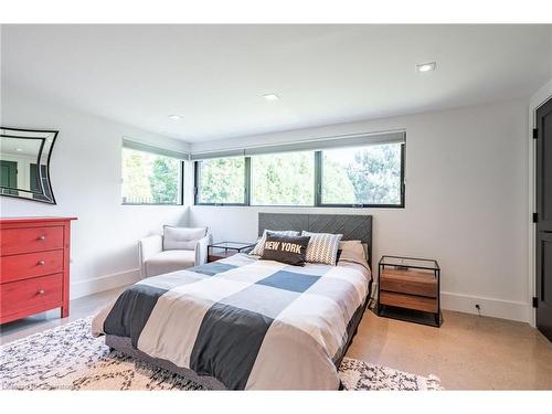 97 Overdale Avenue, Waterdown, ON - Indoor Photo Showing Bedroom