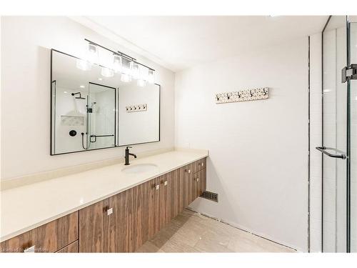 106 Overdale Avenue, Waterdown, ON - Indoor Photo Showing Bathroom