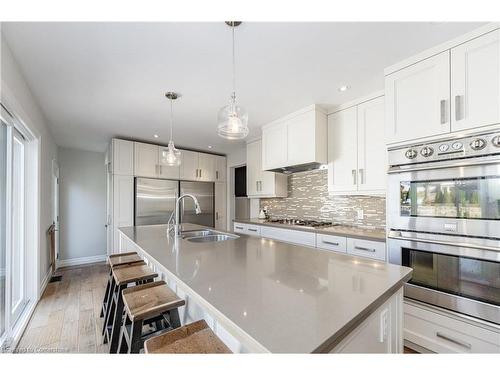 106 Overdale Avenue, Waterdown, ON - Indoor Photo Showing Kitchen With Double Sink With Upgraded Kitchen