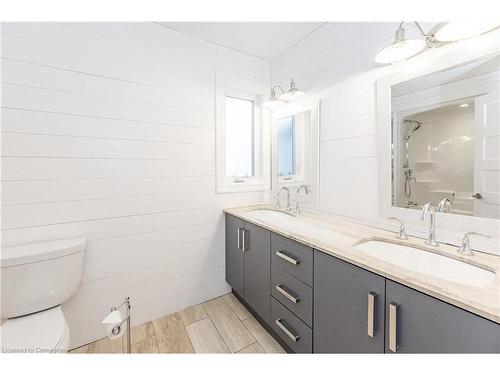 106 Overdale Avenue, Waterdown, ON - Indoor Photo Showing Bathroom