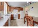 22 East 44Th Street, Hamilton, ON  - Indoor Photo Showing Kitchen With Double Sink 