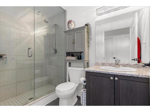 309-10 Concord Place, Grimsby, ON - Indoor Photo Showing Bathroom