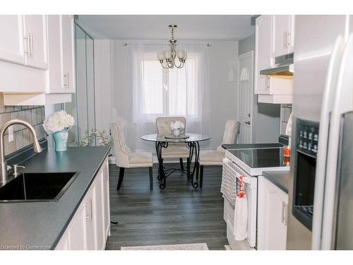 170 Candlewood Drive, Hamilton, ON - Indoor Photo Showing Kitchen