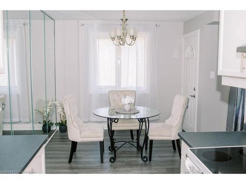 170 Candlewood Drive, Hamilton, ON - Indoor Photo Showing Dining Room