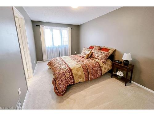 170 Candlewood Drive, Hamilton, ON - Indoor Photo Showing Bedroom