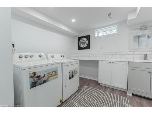 30 Larch Street, Hamilton, ON - Indoor Photo Showing Laundry Room