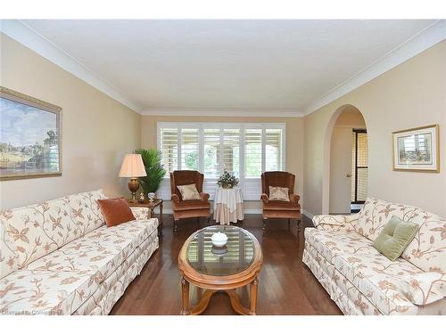 20 Stella Court, Hamilton, ON - Indoor Photo Showing Living Room