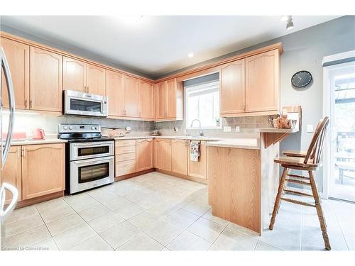 72 Sidney Crescent, Stoney Creek, ON - Indoor Photo Showing Kitchen