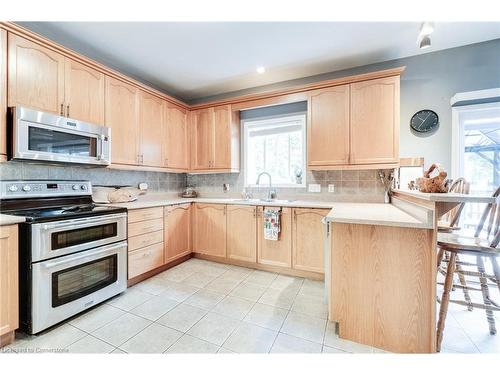 72 Sidney Crescent, Stoney Creek, ON - Indoor Photo Showing Kitchen