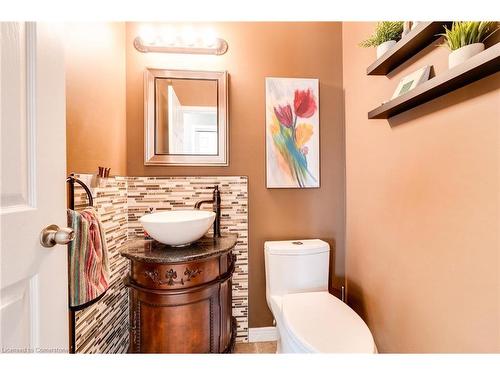 72 Sidney Crescent, Stoney Creek, ON - Indoor Photo Showing Bathroom