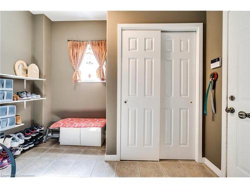 72 Sidney Crescent, Stoney Creek, ON - Indoor Photo Showing Bedroom