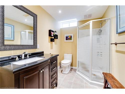 72 Sidney Crescent, Stoney Creek, ON - Indoor Photo Showing Bathroom