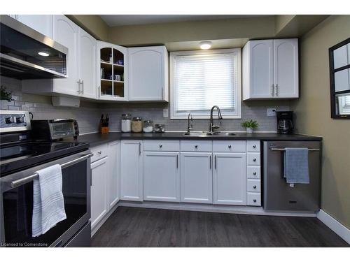 122-150 Gateshead Crescent, Stoney Creek, ON - Indoor Photo Showing Kitchen With Double Sink