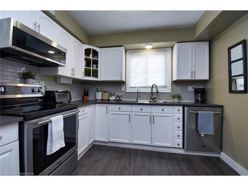 122-150 Gateshead Crescent, Stoney Creek, ON - Indoor Photo Showing Kitchen With Double Sink