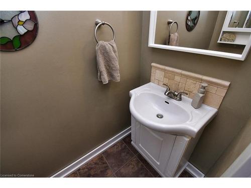 122-150 Gateshead Crescent, Stoney Creek, ON - Indoor Photo Showing Bathroom