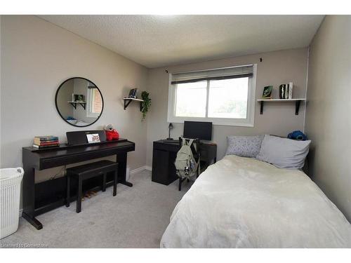 122-150 Gateshead Crescent, Stoney Creek, ON - Indoor Photo Showing Bedroom