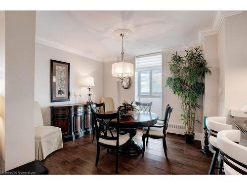 2006-5250 Lakeshore Road, Burlington, ON - Indoor Photo Showing Dining Room