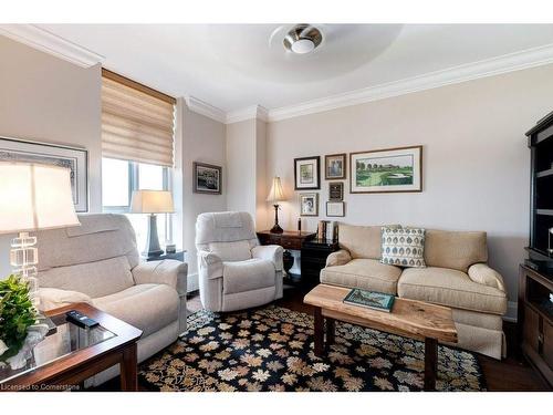 2006-5250 Lakeshore Road, Burlington, ON - Indoor Photo Showing Living Room