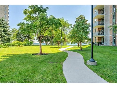 2006-5250 Lakeshore Road, Burlington, ON - Outdoor With Balcony