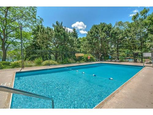 2006-5250 Lakeshore Road, Burlington, ON - Outdoor With In Ground Pool With Backyard