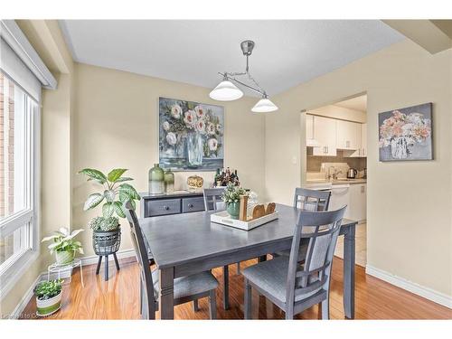 28-14 Derby Street, Hamilton, ON - Indoor Photo Showing Dining Room