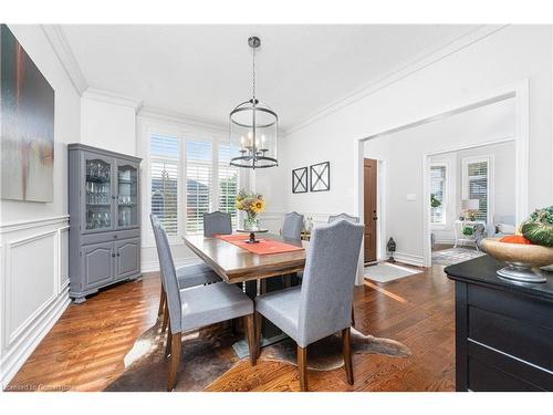 90 Hedge Lawn Drive, Grimsby, ON - Indoor Photo Showing Dining Room