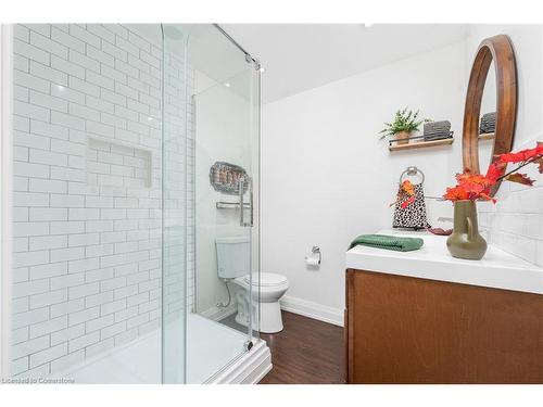 90 Hedge Lawn Drive, Grimsby, ON - Indoor Photo Showing Bathroom