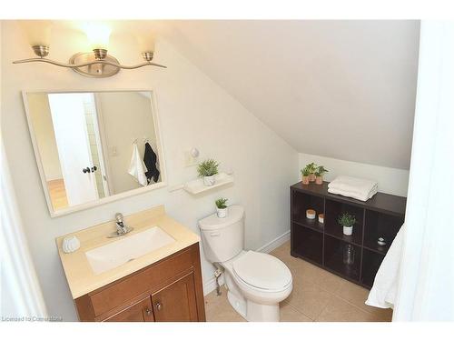 33 Cline Avenue S, Hamilton, ON - Indoor Photo Showing Bathroom