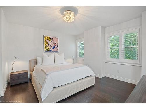 2 Ella Street, St. Catharines, ON - Indoor Photo Showing Bedroom