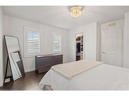 2 Ella Street, St. Catharines, ON - Indoor Photo Showing Bedroom