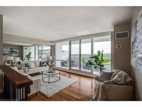 Ph 2012-250 Scarlett Road, Toronto, ON - Indoor Photo Showing Living Room