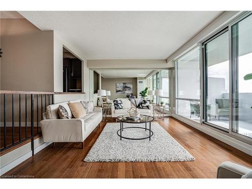 Ph 2012-250 Scarlett Road, Toronto, ON - Indoor Photo Showing Living Room