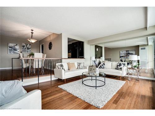 Ph 2012-250 Scarlett Road, Toronto, ON - Indoor Photo Showing Living Room