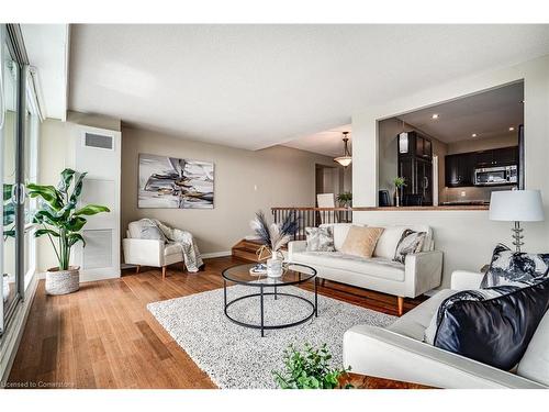 Ph 2012-250 Scarlett Road, Toronto, ON - Indoor Photo Showing Living Room