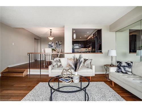 Ph 2012-250 Scarlett Road, Toronto, ON - Indoor Photo Showing Living Room