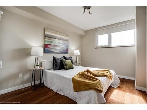 Ph 2012-250 Scarlett Road, Toronto, ON - Indoor Photo Showing Bedroom