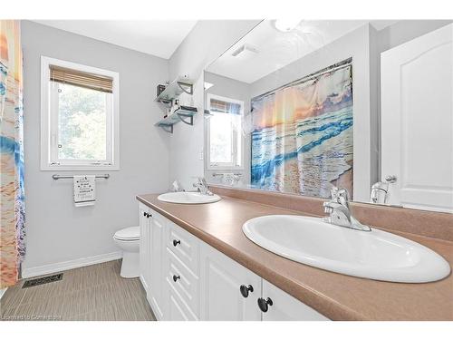 2 Comet Avenue, Hamilton, ON - Indoor Photo Showing Bathroom