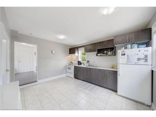 227 Fairway Road N, Kitchener, ON - Indoor Photo Showing Kitchen