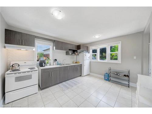 227 Fairway Road N, Kitchener, ON - Indoor Photo Showing Kitchen