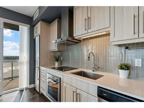 1304-2087 Fairview Street, Burlington, ON - Indoor Photo Showing Kitchen With Upgraded Kitchen