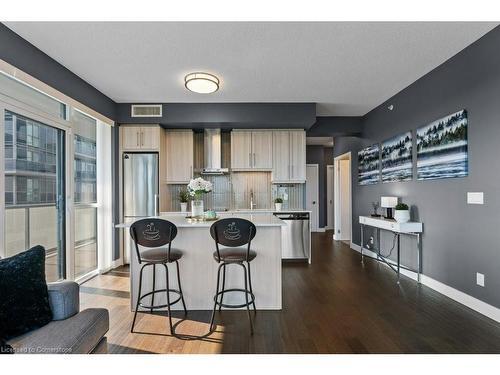 1304-2087 Fairview Street, Burlington, ON - Indoor Photo Showing Kitchen