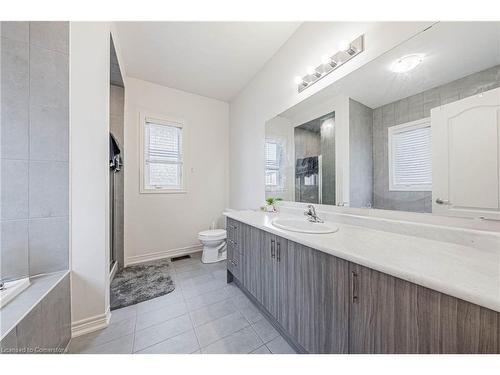 95 Kenesky Drive, Hamilton, ON - Indoor Photo Showing Bathroom